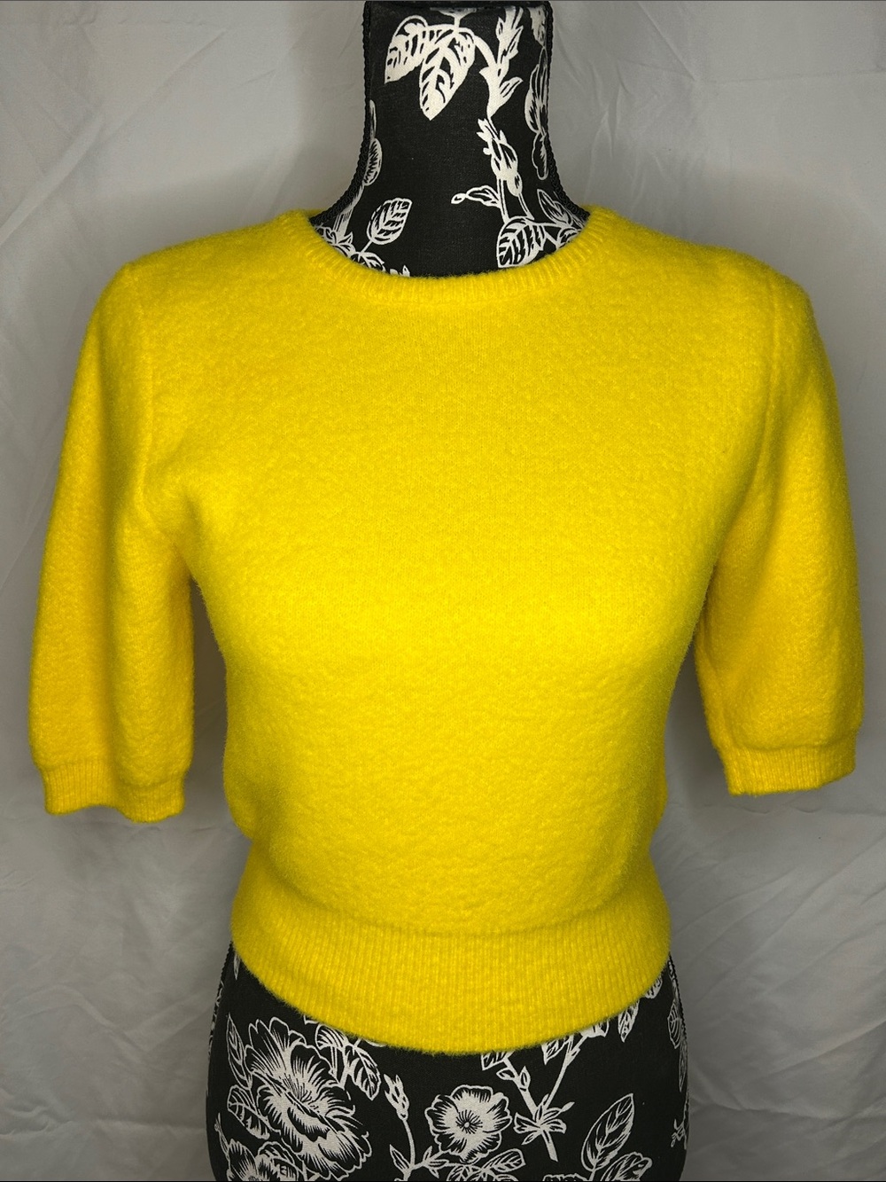 Zara Bright Yellow Crewneck Super Soft Short Sleeve Sweater Women Small S